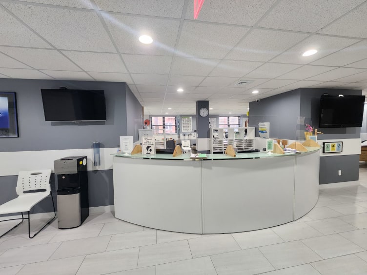 peak point physical therapy new jersey clinic reception desk